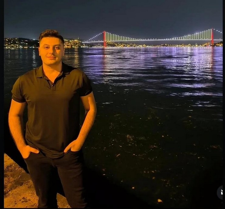 istanbuldan-artvine-izinli-olarak-gelen-polis-memuru-sercan-yerebakan-31-kafkasor-yaylasinda-kurdugu-cadirda-olu-bulundu-yerebakanin-yaktigi-atesten-cikan-dumand.jpg