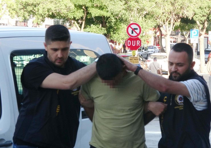 yanan-tirda-cesedi-bulunan-soforun-oldurulup-basinin-kesildigi-ortaya-cikti-4.jpg