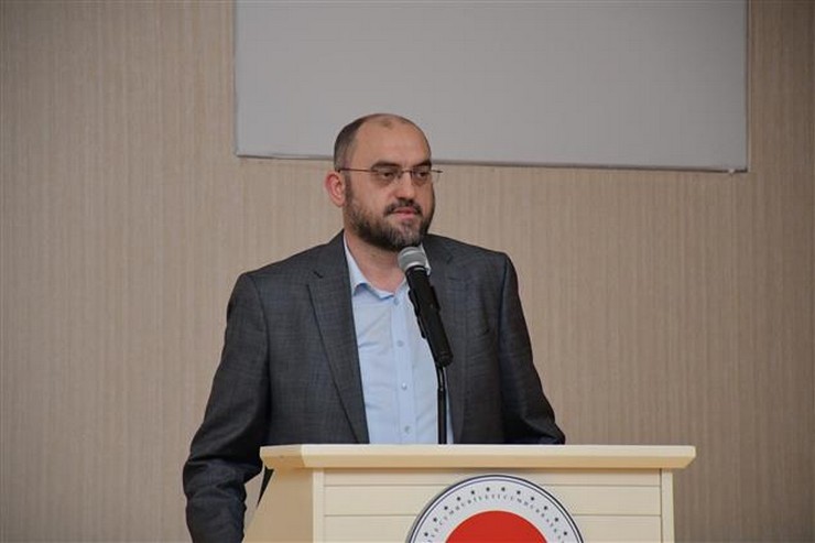 diyanet-isleri-baskanligi-baskanlik-musaviri-dr-ulvi-ata-evliligi-kuran-degerler-merhamet-meveddet-ve-mesele-cozme-konu-konferans-vermek-uzere-merkezimizde-egitim-gore-4.jpg