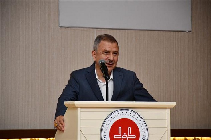 diyanet-isleri-baskanligi-baskanlik-musaviri-dr-ulvi-ata-evliligi-kuran-degerler-merhamet-meveddet-ve-mesele-cozme-konu-konferans-vermek-uzere-merkezimizde-egitim-gore-6.jpg