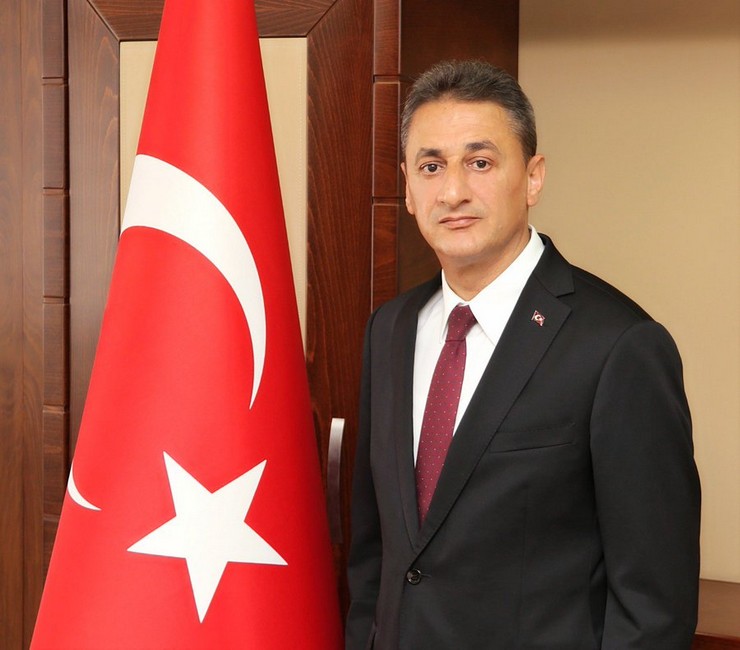 erol-karaomeroglu-icin-icisleri-bakanliginda-toren-duzenlendi-6.jpg