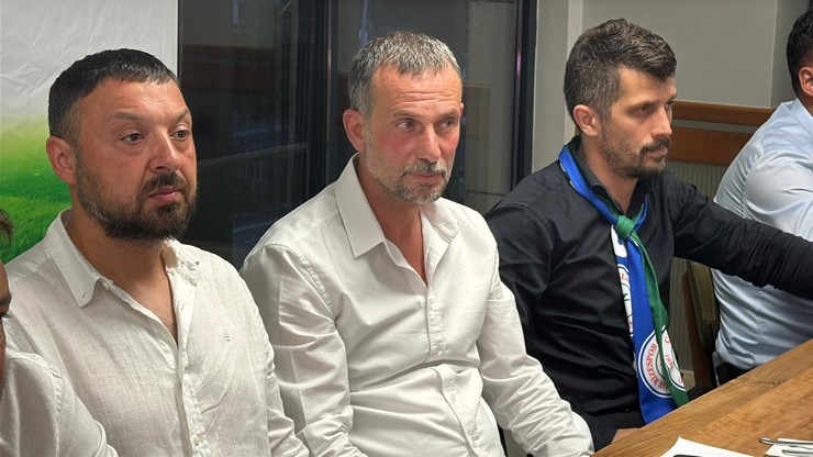 rizespor-tribunlerinde-yeni-donem-mekansizlar-artik-sehr-i-mudafa-8-001.jpg