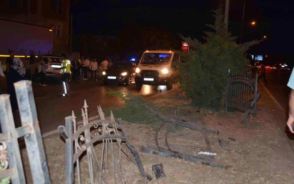 Samsun’da düğün konvoyunda kaza: Gelin hastaneye kaldırıldı