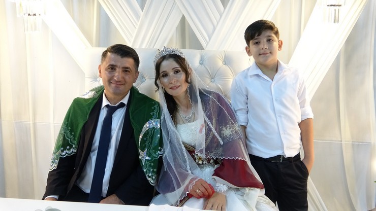 giresunun-gorele-ilcesinde-18-yasinda-kacarak-evlenen-ozge-ve-mithat-tiryakioglu-cifti-tam-17-yil-sonra-hayallerindeki-dugunu-gerceklestirdi-6.jpg