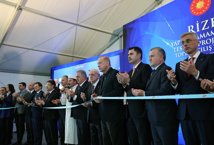 cumhurbaskani-erdogan-rizede-yapimi-tamamlanan-tesis-ve-projelerin-acilis-toreninde-konustu.jpg