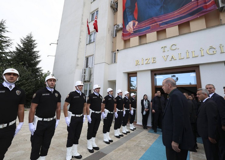 cumhurbaskani-recep-tayyip-erdogan-rize-valiligini-ziyaret-etti-1.jpg