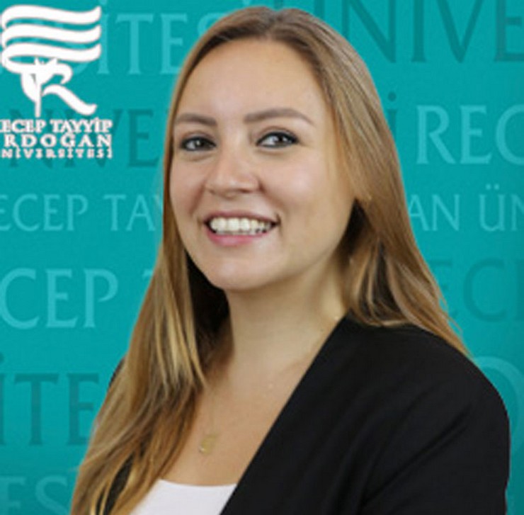 recep-tayyip-erdogan-universitesinde-gorev-yapan-akademisyen-doc-dr-gulcin-bilgin-turna-oturdugu-binanin-10uncu-katindan-duserek-hayatini-kaybetti-1.jpg