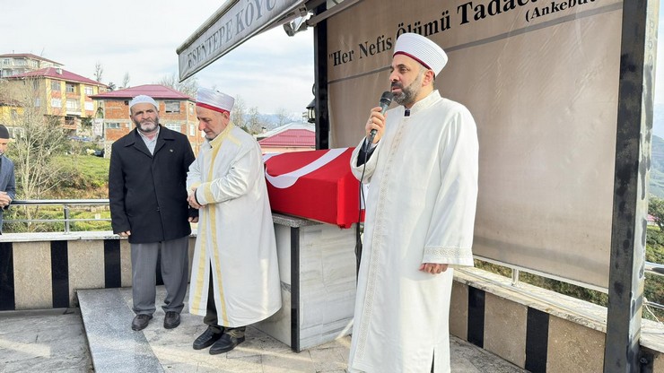 tekirdag-ili-piyade-alay-komutanliginda-gorevi-esnasinda-bas-donmesine-bagli-olarak-yuksekten-dusme-sonucu-kaldirildigi-hastanede-sehit-dusen-mucahit-buyuk-memleketi-r-3.jpg