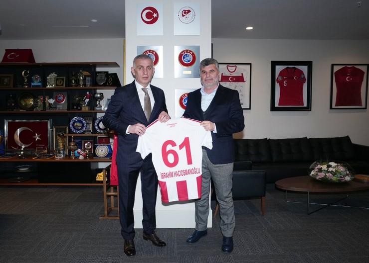turkiye-futbol-federasyonu-tff-baskani-ibrahim-ethem-haciosmanogluna-rivada-yapilan-nezaket-ziyaretleri-2026-yiliyla-birlikte-ilginc-bir-istatistige-donustu-4.jpg