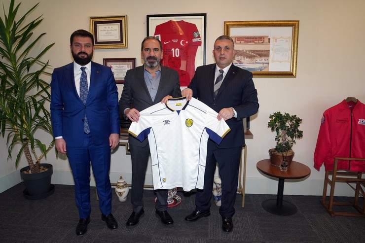 turkiye-futbol-federasyonu-tff-baskani-ibrahim-ethem-haciosmanogluna-rivada-yapilan-nezaket-ziyaretleri-2026-yiliyla-birlikte-ilginc-bir-istatistige-donustu-7.jpg