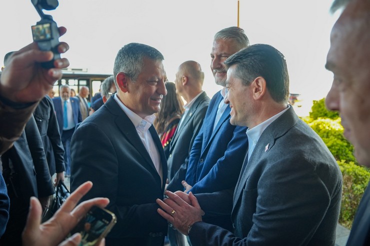 cumhuriyet-halk-partisi-chp-genel-baskani-rizedse-2.jpg