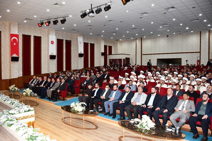 diyanet-akademisi-baskanligi-rize-muftu-yusuf-karali-dini-yuksek-ihtisas-merkezinde-15-donem-mezuniyet-heyecani-yasandi-11.jpg