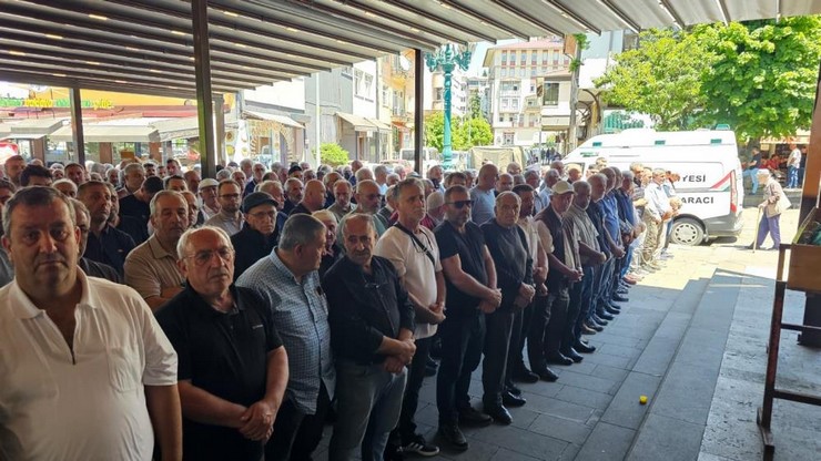 rizenin-ardesen-ilcesinde-dun-gecirdikleri-kazada-hayatini-kaybeden-yasli-cift-memleketleri-artvinin-arhavi-ilcesinde-bugun-son-yolculuklarina-ugurlandi-2.jpg