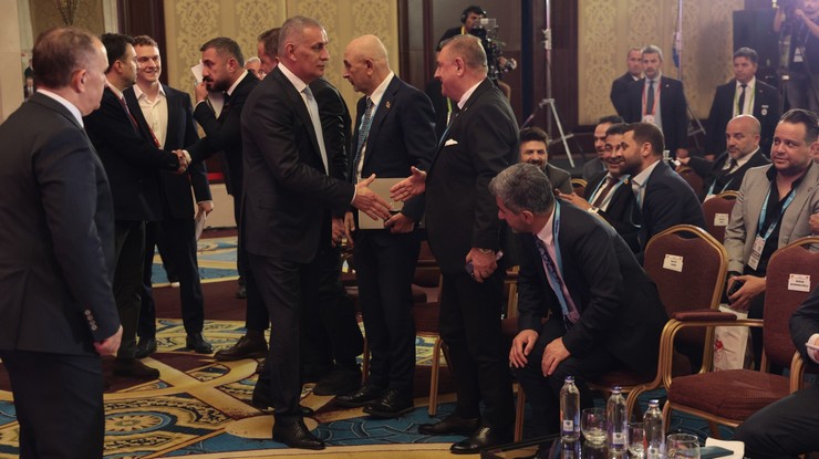 tff-genel-kuruluna-rizespordan-kimler-vardi-2.jpg