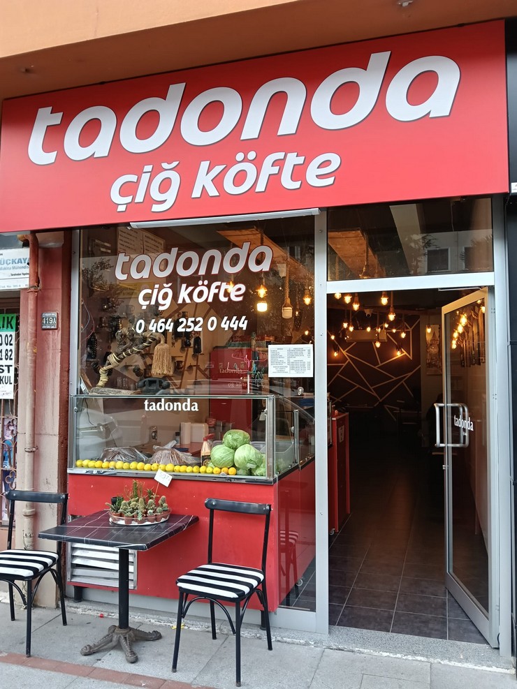 rizenin-pasakuyu-mahallesinde-ataturk-caddesi-uzerinde-bulunan-cig-kofte-salonu-satisa-cikarildi-8.jpg
