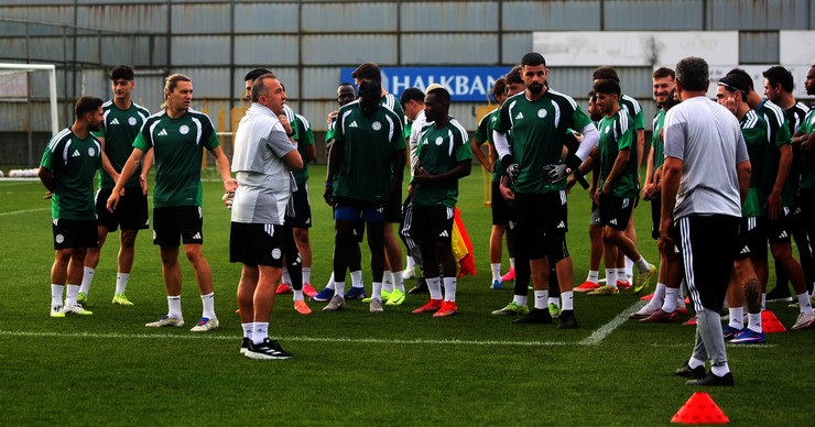 caykur-rizesporda-yeni-sezon-hazirliklari-surerken-kamp-kadrosu-da-belirlendi-9.jpg