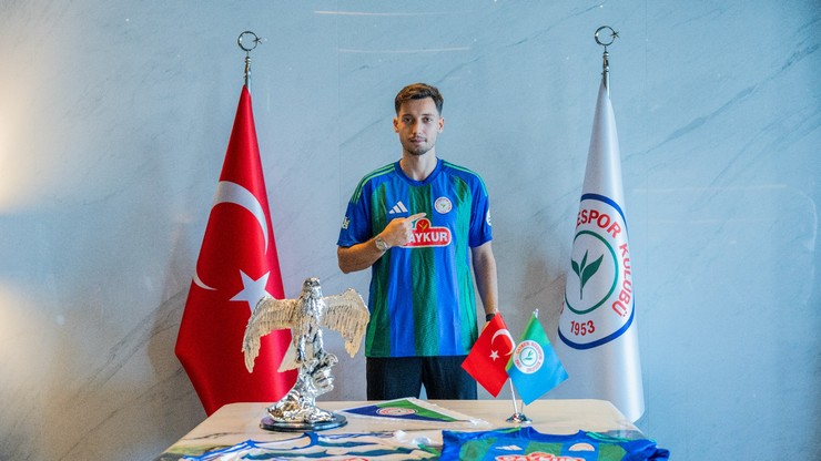 trendyol-super-lig-ekiplerinden-caykur-rizespor-besiktasin-stoperi-tayyip-talha-sanucu-2-yilligina-kadrosuna-katti-4.jpg