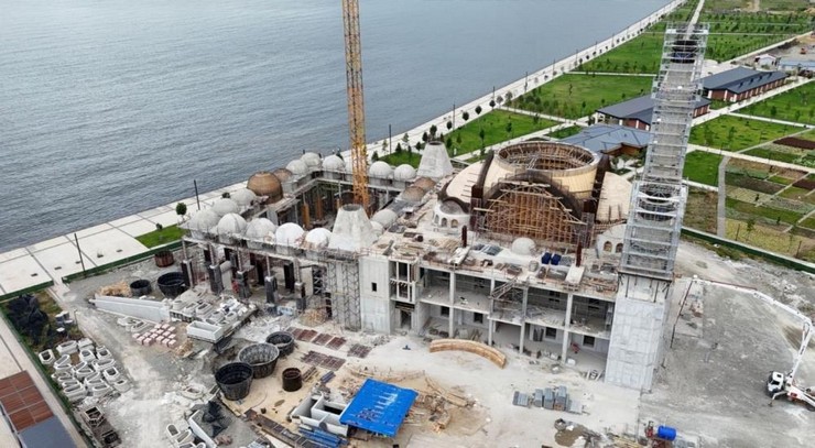 recep-tayyip-erdogan-camii-rizede-hizla-yukseliyor-1.jpg