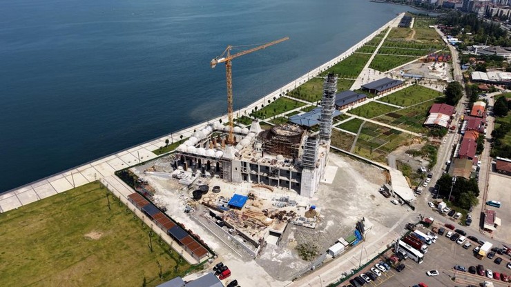 recep-tayyip-erdogan-camii-rizede-hizla-yukseliyor-3.jpg