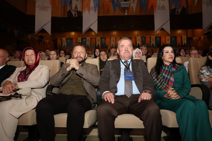 ismail-kahraman-kultur-merkezinde-duzenlenen-turkiye-yuzyili-sehirleri-ceyrek-asir-ortak-akil-bulusmalari-programi-2.jpg