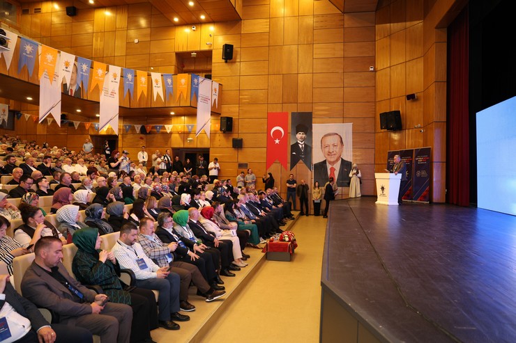 ismail-kahraman-kultur-merkezinde-duzenlenen-turkiye-yuzyili-sehirleri-ceyrek-asir-ortak-akil-bulusmalari-programi-5.jpg