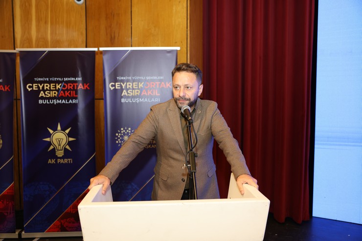 ismail-kahraman-kultur-merkezinde-duzenlenen-turkiye-yuzyili-sehirleri-ceyrek-asir-ortak-akil-bulusmalari-programi-7.jpg