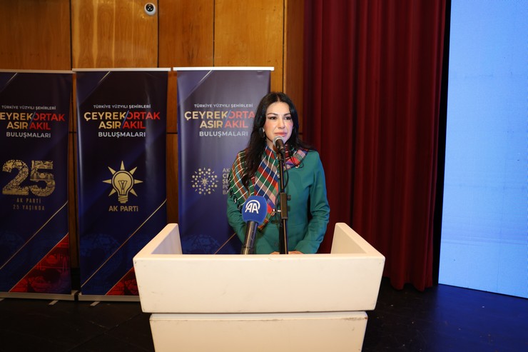 ismail-kahraman-kultur-merkezinde-duzenlenen-turkiye-yuzyili-sehirleri-ceyrek-asir-ortak-akil-bulusmalari-programi-8.jpg