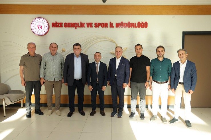 caykur-rizespor-yonetimi-genclik-ve-spor-il-muduru-ramazan-ozturku-ziyaret-etti-kentin-spor-altyapisi-devam-eden-tesislesme-ve-ortak-yatirim-projelerinin-ele-alindigi-gorusmede-3.jpg