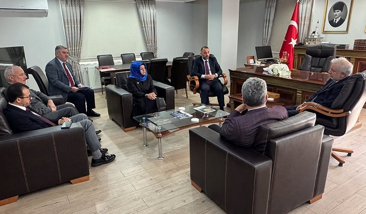 rizede-yaklasik-65-yildir-il-muftulugu-gorevini-yuruten-naci-cakmakci-gorevini-ilyas-yilmazturke-devretti-2.jpg