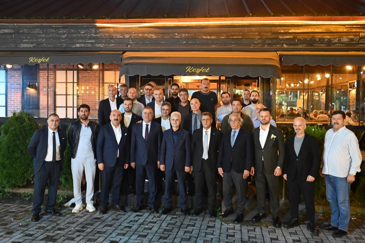uluslararasi-nakliyeciler-dernegi-und-baskani-serafettin-aras-ve-rize-ticaret-ve-sanayi-odasi-baskan-adayi-asim-cillioglu-rizede-bir-araya-geldi-2.jpg