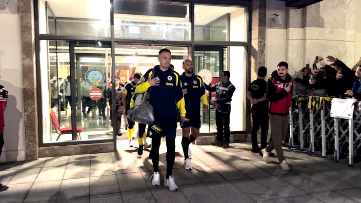 fenerbahce-kafilesi-rizede-3.jpg