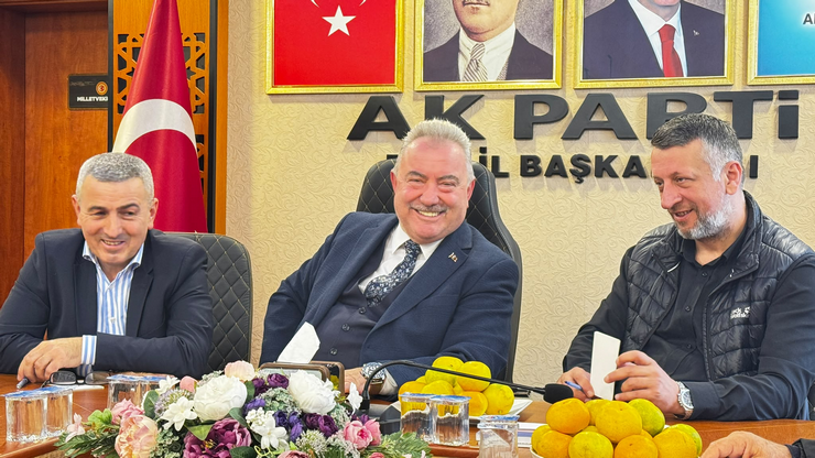 ak-parti-rize-il-baskani-yilmaz-katmer-tibbi-sekreter-temizlik-gorevlisi-ve-guvenlik-gorevlisi-olarak-recep-tayyip-erdogan-sehir-hastanesine-4-bin-isci-alinacagini-kaydetti-25.png