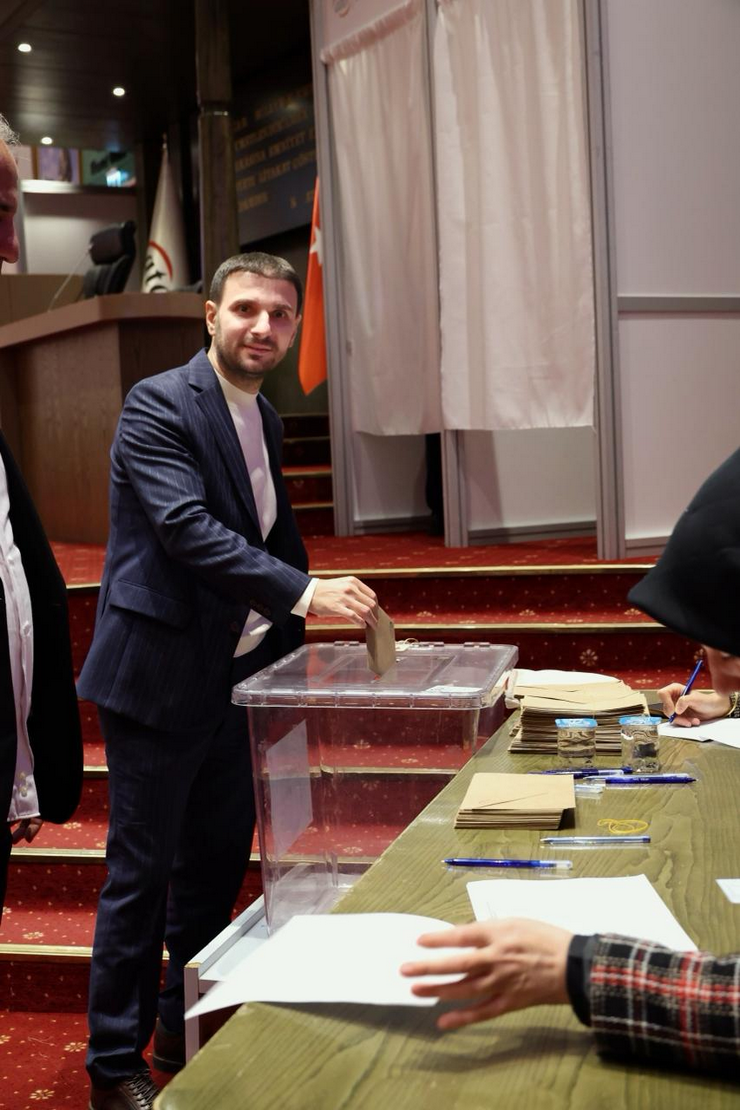 atoda-secim-sureci-tamamlandi-gursel-baran-yeniden-baskan-secilirken-rizeli-is-insani-ve-bilgisayar-muhendisi-adem-ali-yilmaz-yonetim-kurulu-baskan-yardimcisi-oldu-5.png