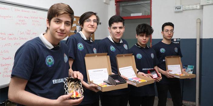 Rize'de meslek lisesinde üretilen zeka oyunları deprem bölgesindeki okullara gönderiliyor