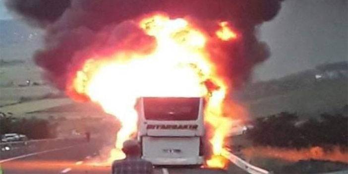 Hopa'ya gelen yolcu otobüsü alev topuna döndü