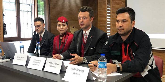 Sivil Havacılık Lisesi'ndeki söyleşide uzmanlar öğrencilerle deneyimlerini paylaştı