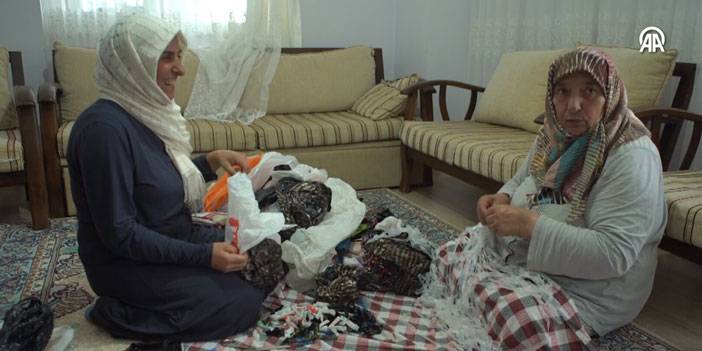 Çay çöpünden kumaş, atık poşetlerden plaj malzemesi üretiyor