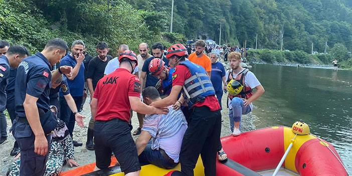 Rize'de derede akıntıya kapılan baba ve oğlu kurtarıldı