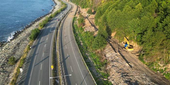 Karadeniz Sahil Yolu’nun kenarı çöp dağına döndü