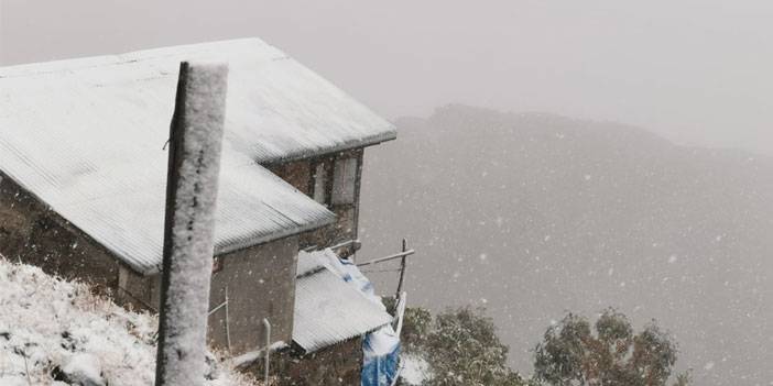 Rize'nin yüksek kesimlerine kar yağdı