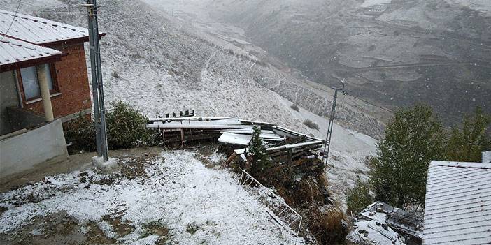 Anzer Yaylası beyaza büründü