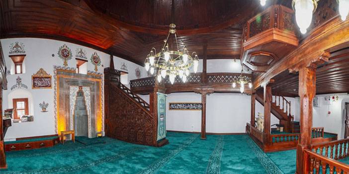Rize’de 150 yıllık Akmescit Camii, restorasyon çalışmalarının ardından yeniden ibadete açıldı