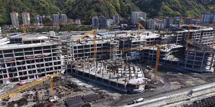 Rize Şehir Hastanesi inşaatı hız kesmeden devam ediyor